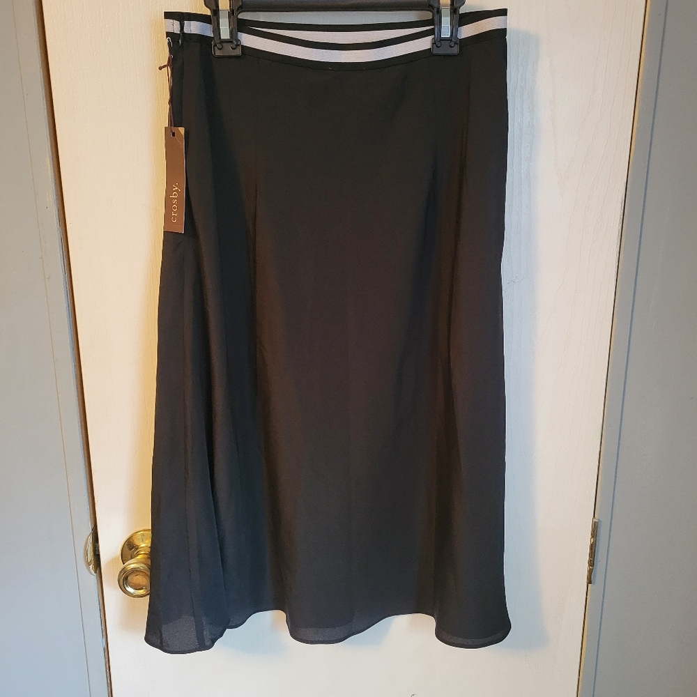 NWT Crosby. Brand White Band Skirt
